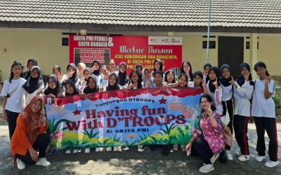Having Fun with D’Troops: Kunjungan Seru D’Troops Spensa ke Griya Palang Merah Indonesia